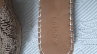 Sandalias planas Buonarotti, color beige, talla 40