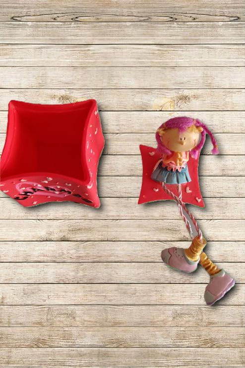 Caja Decorativa Artesanal con Muñeca