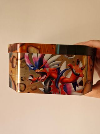 Caja metálica Pokémon vacía