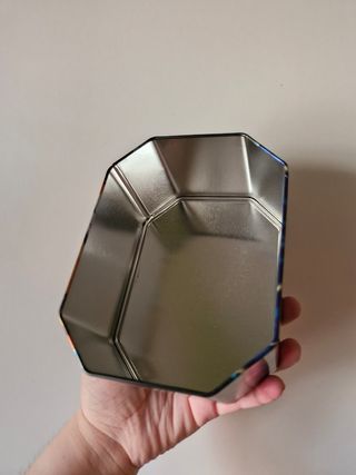 Caja metálica Pokémon vacía