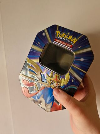Caja metálica Pokémon vacía