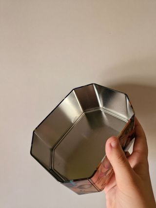 Caja metálica Pokémon vacía