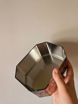 Caja metálica Pokémon vacía