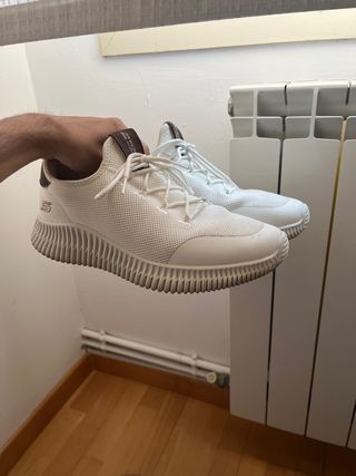 Zapatillas Skechers blancas 