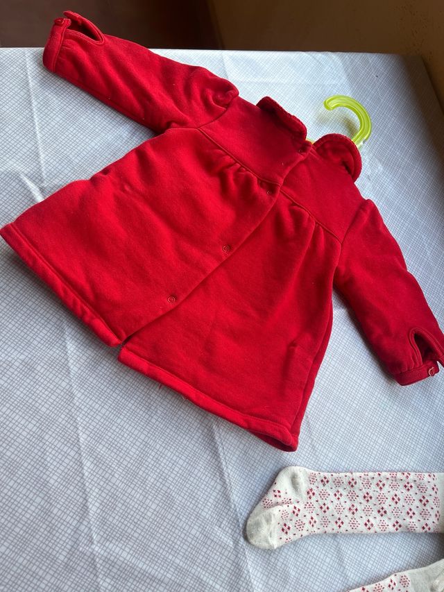 Vestido bebé Tuc Tuc rojo. Leotardos a juego.