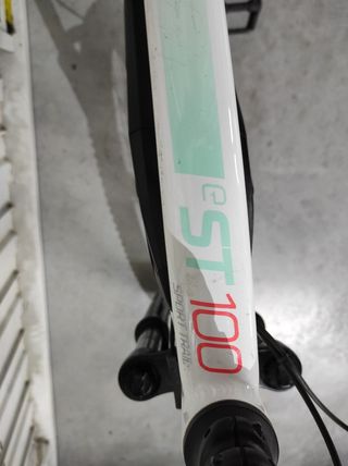 Bicicleta eléctrica Rockrider E-ST100