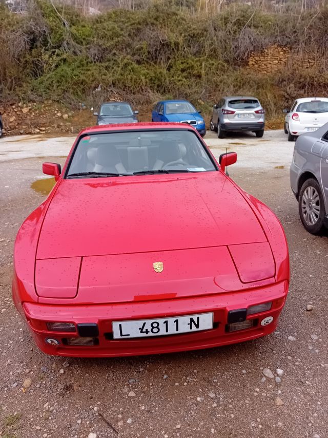 Porsche 944 1983