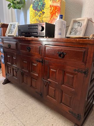 Aparador madera antiguo.Recogida en Fuengirola
