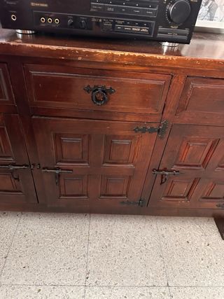 Aparador madera antiguo.Recogida en Fuengirola