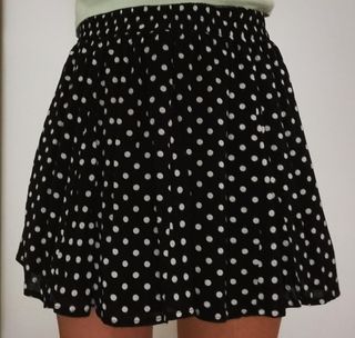 Mini falda lunares blanco y negro