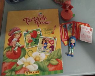 Lote Tarta de Fresa muñecas cromos pegatinas
