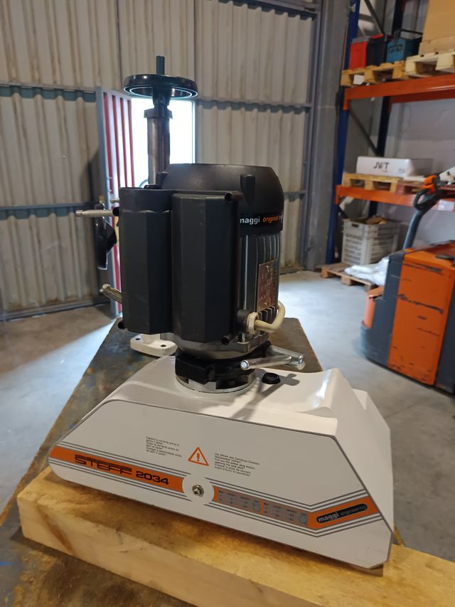 Alimentador automático madera Maggi