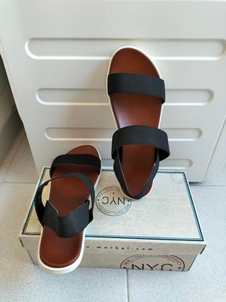Sandalias planas NYC 