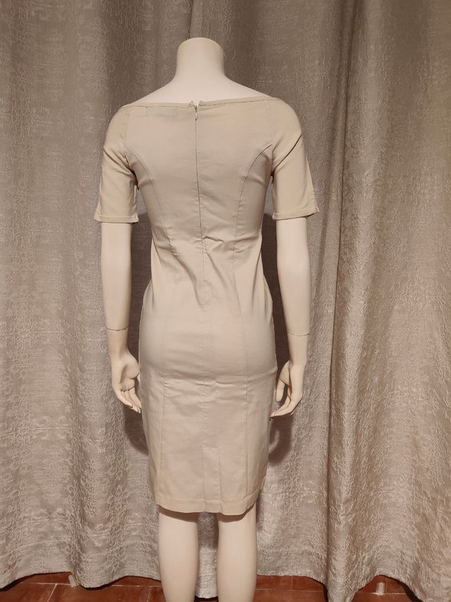 Vestido beige - hombros descubiertos