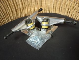 Ejes Skateboard 5.5" + Tornillos. Nuevos