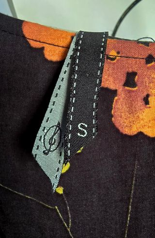 Vestido negro estampado japonés Stradivarius
