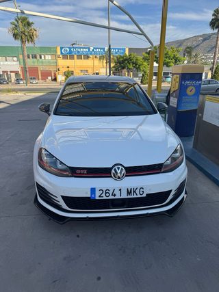 Volkswagen Golf GTI performance