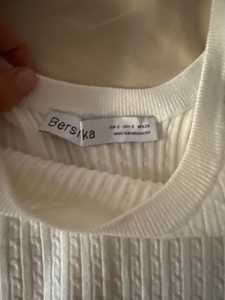 Top Bershka blanco c/relieve - T-S