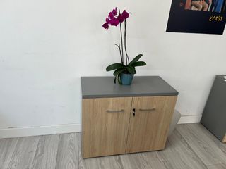 Mesa oficina + archivador gris beige