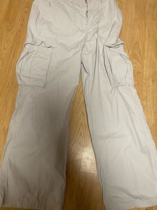 Pantalón cargo Bershka beige  talla L