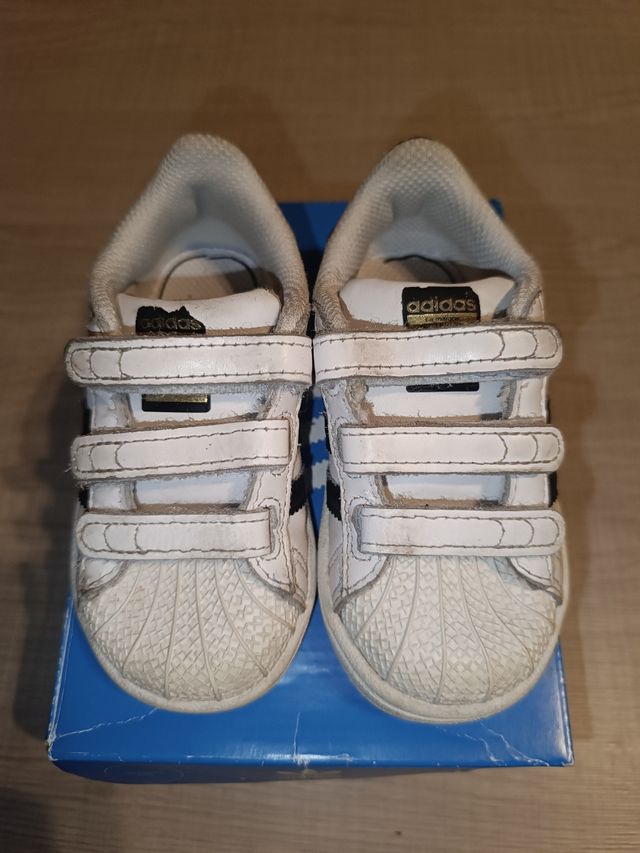 Zapatillas Adidas Superstar bebé número 22