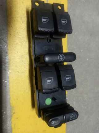 Botonera elevalunas Skoda