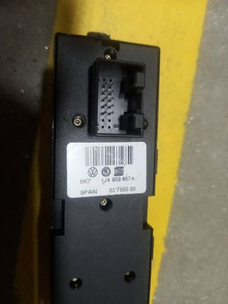 Botonera elevalunas Skoda