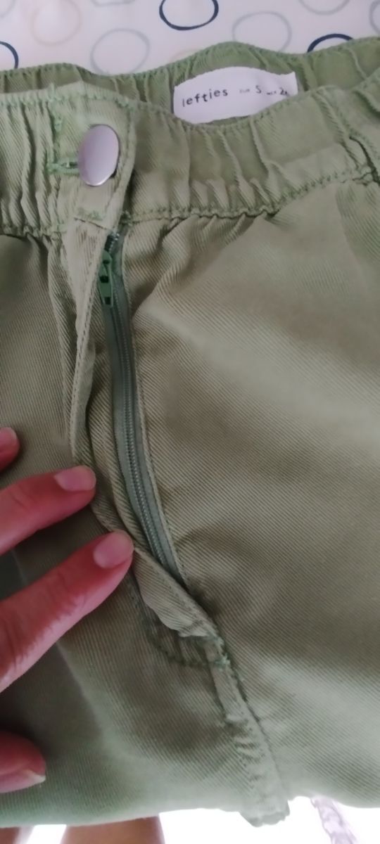 Pantalón cargo verde mujer