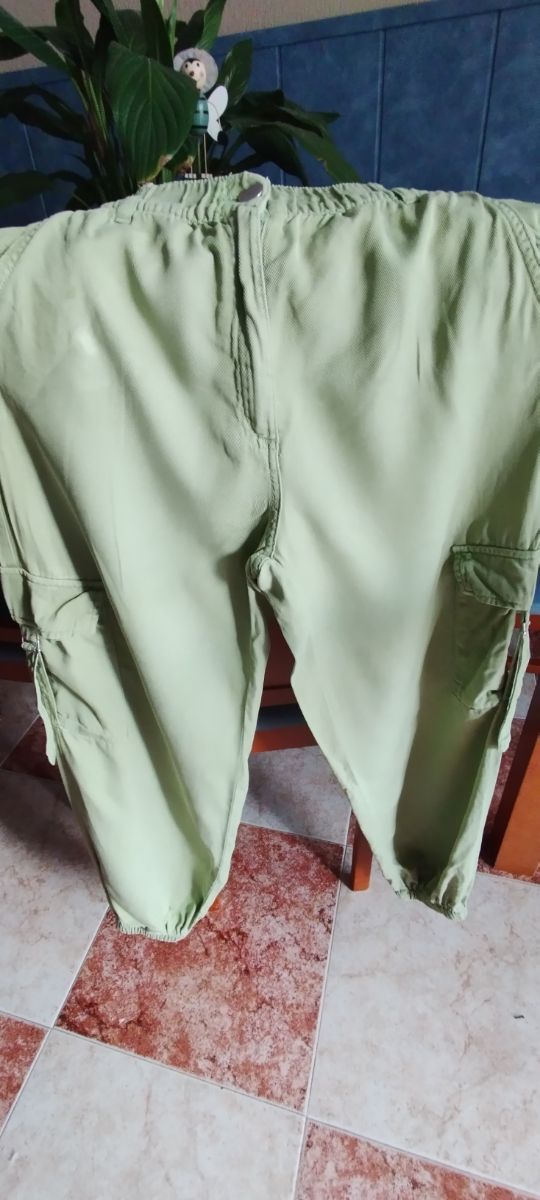 Pantalón cargo verde mujer