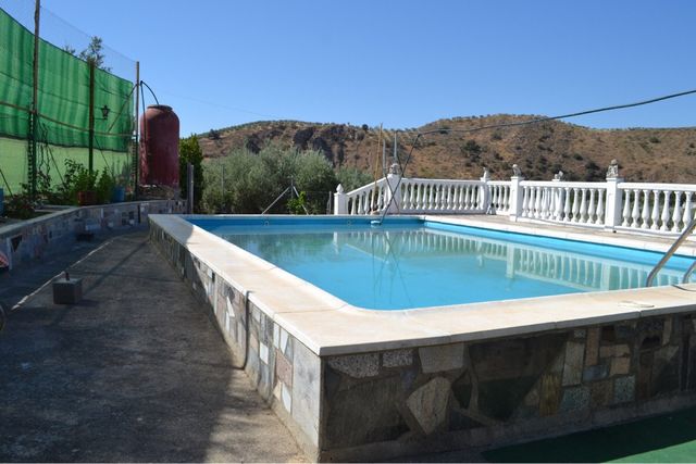 Finca rústica - Casa, piscina y barbacoa