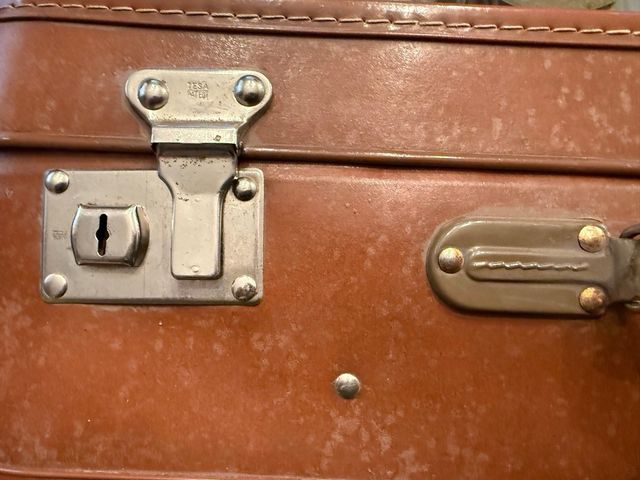 Maleta vintage Tauro cuero años 60