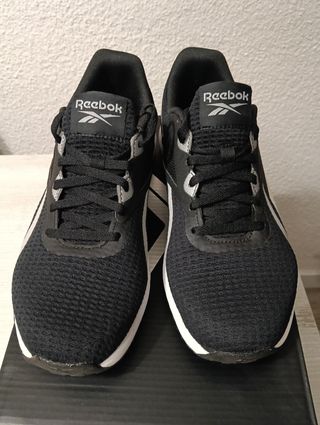 Zapatillas Reebok negras y plateadas
