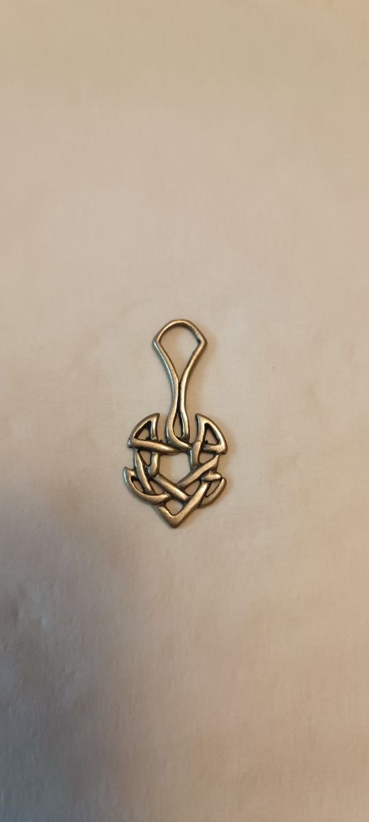 Colgante plata nudo celta