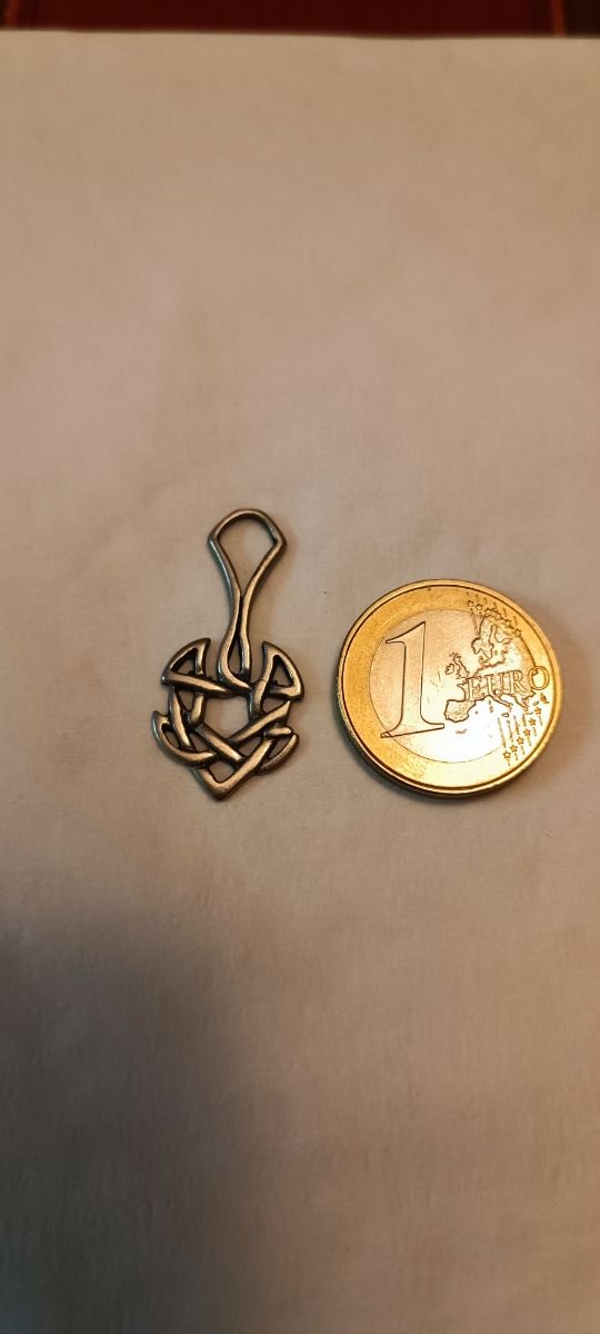 Colgante plata nudo celta