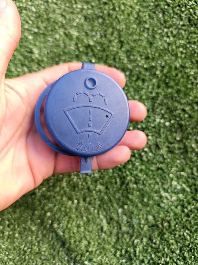 Tapa, saxo, bote limpias