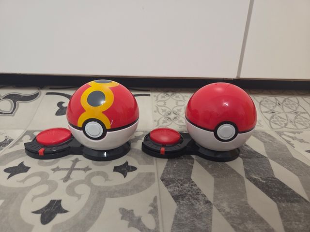4 Figuras Pokemon + Cinto Pokebola