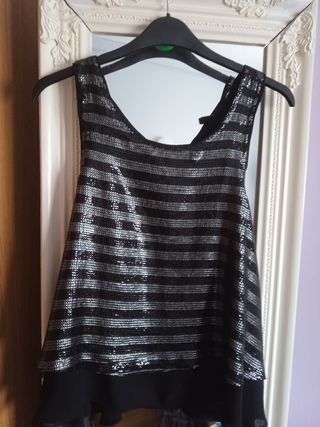 Top Stradivarius negro y plata