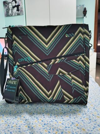 Bandolera funda portátil 15" acolchada Dakine