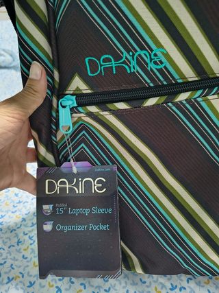 Bandolera funda portátil 15" acolchada Dakine