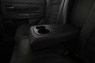 Mitsubishi Outlander PHEV Kaiteki 4WD