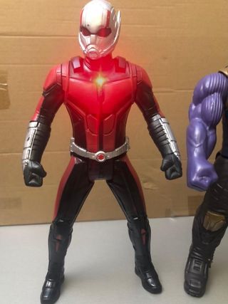 3 Figuras Marvel con luz y sonido