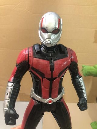 3 Figuras Marvel con luz y sonido