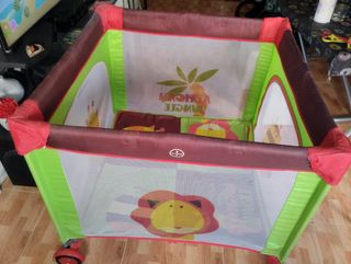 Parque infantil bebé
