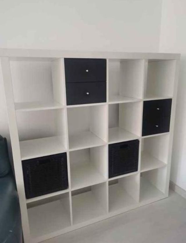 Librería blanca de madera - Estantería