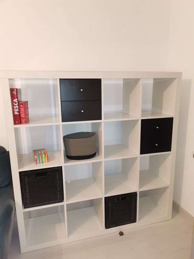 Librería blanca de madera - Estantería