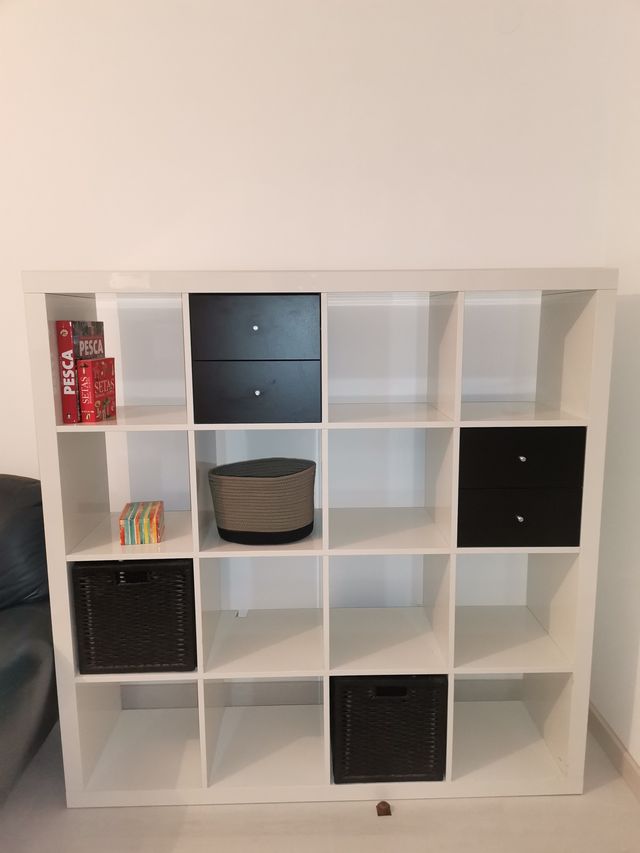 Librería blanca de madera - Estantería