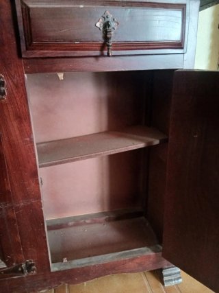 Taquillón antiguo de madera y mármol