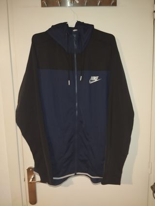 Sudadera Nike azul y negra