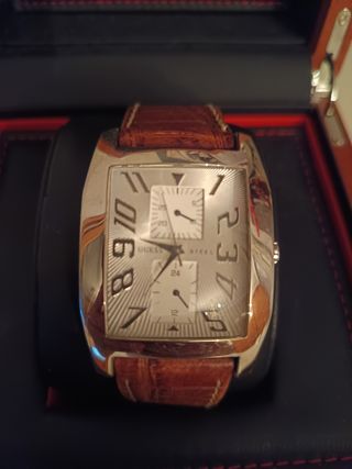 Reloj Guess marrón y plata