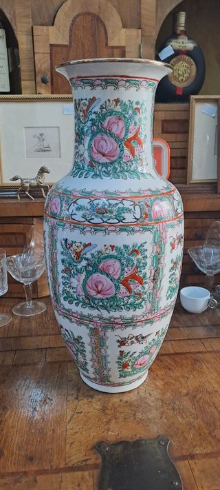 Vaso cinese vintage in porcellana decorata